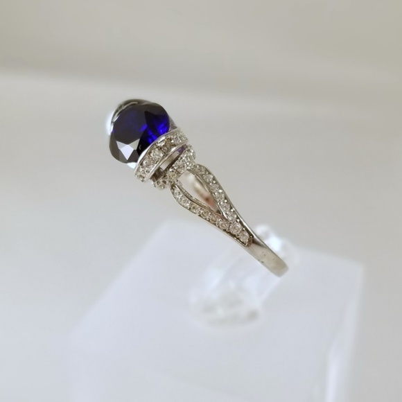 2ct Horizontal Lab Created Sapphire Ring - Picture 4 of 7